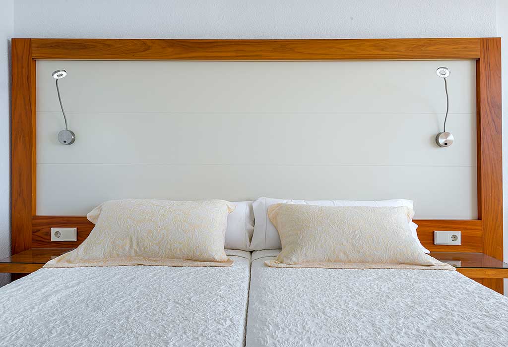 doppelzimmer economy hotel biniamar cala millor